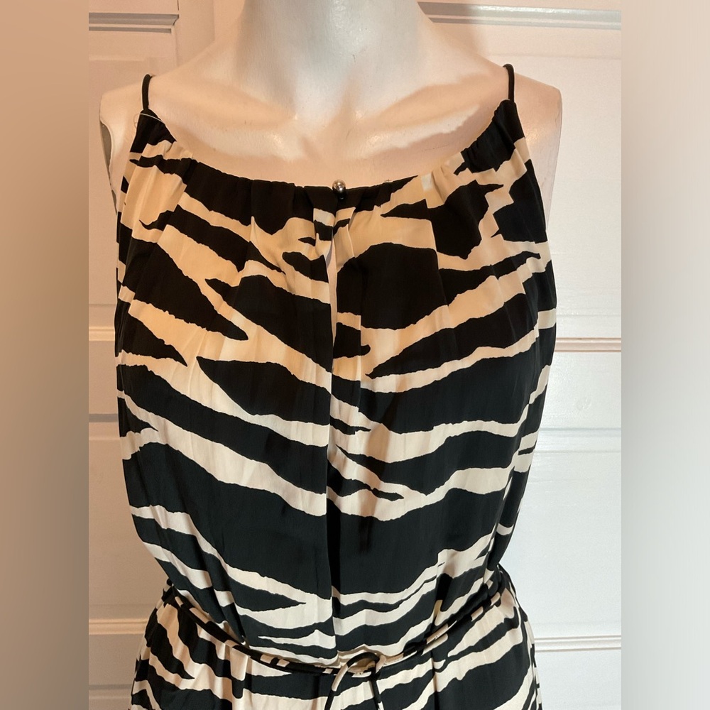 H&M DRESS - Picture 2 of 11